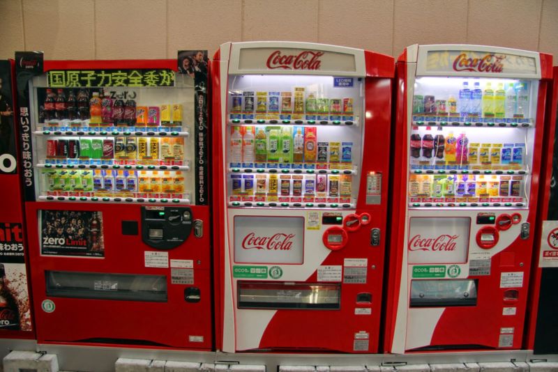 Coca-Cola lanza en suscripción mensual para máquinas expendedoras